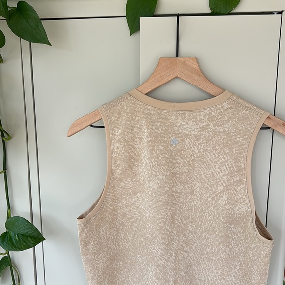 Lululemon Tank - Picture 4 of 5